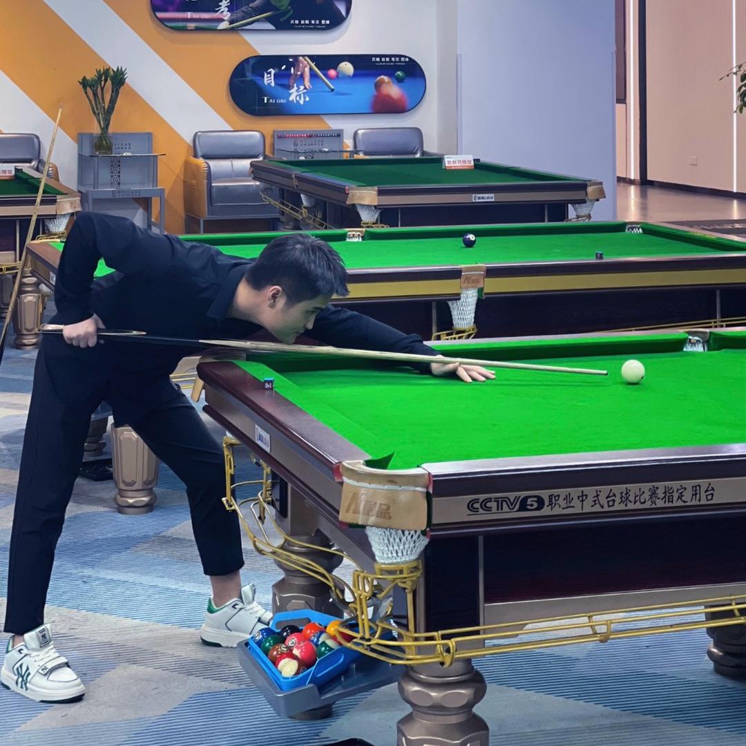 猩猩暴走  皓轩