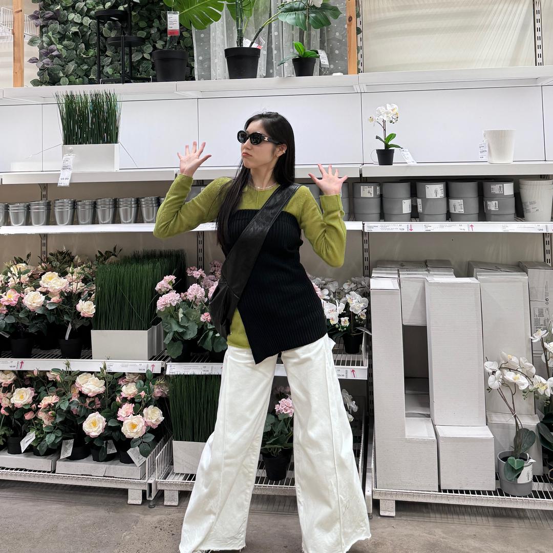 是妍妍吖、