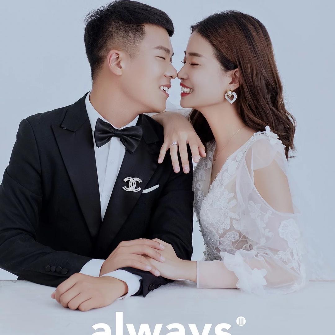 李哈哈-