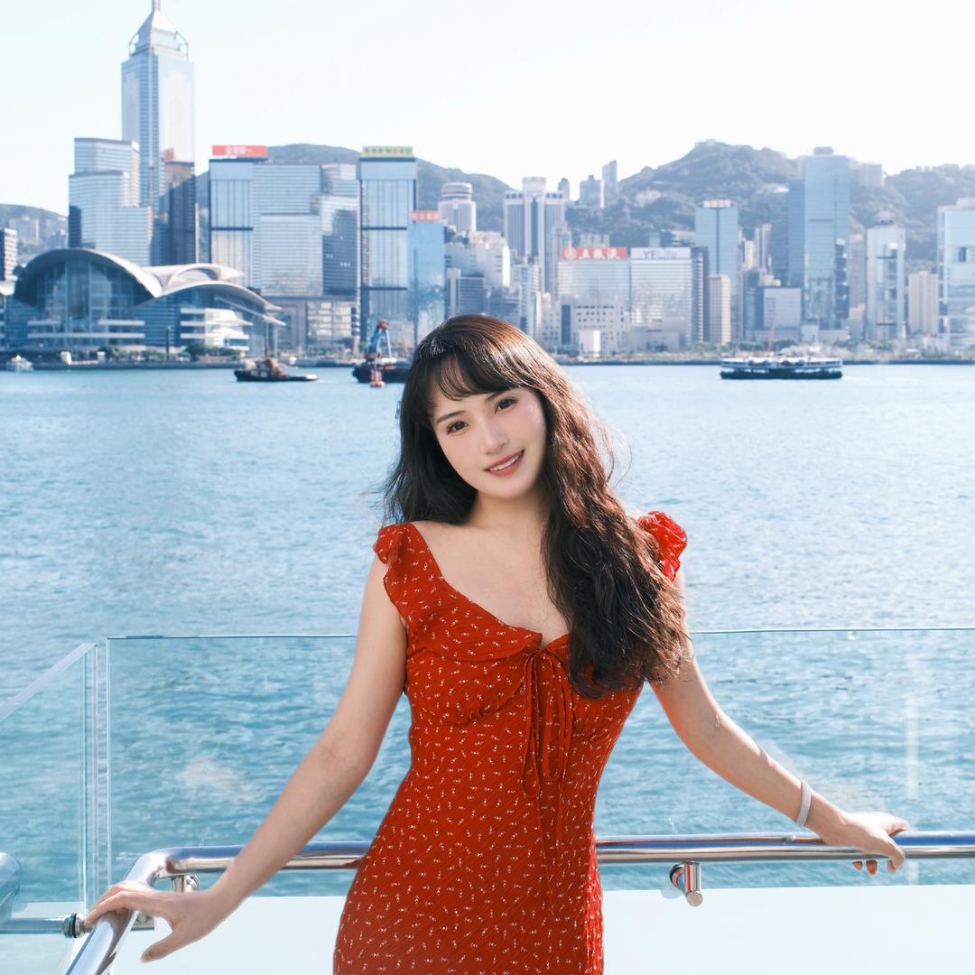 一顆甜cou🍏（怪兽对视版