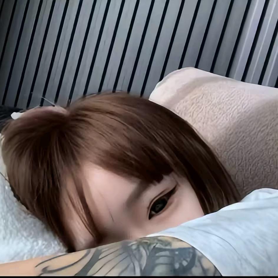 @人傻嘴不甜长得安全还没钱