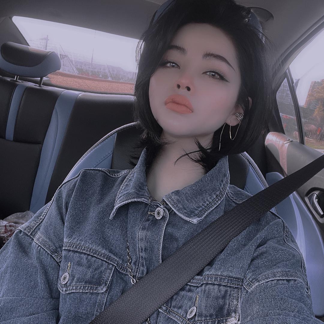 淺藍藍