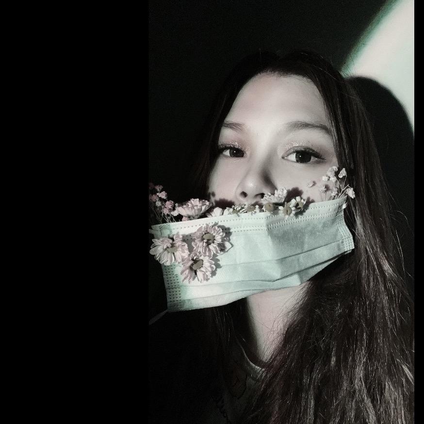 兴趣爱好有点多的乡村女老诗