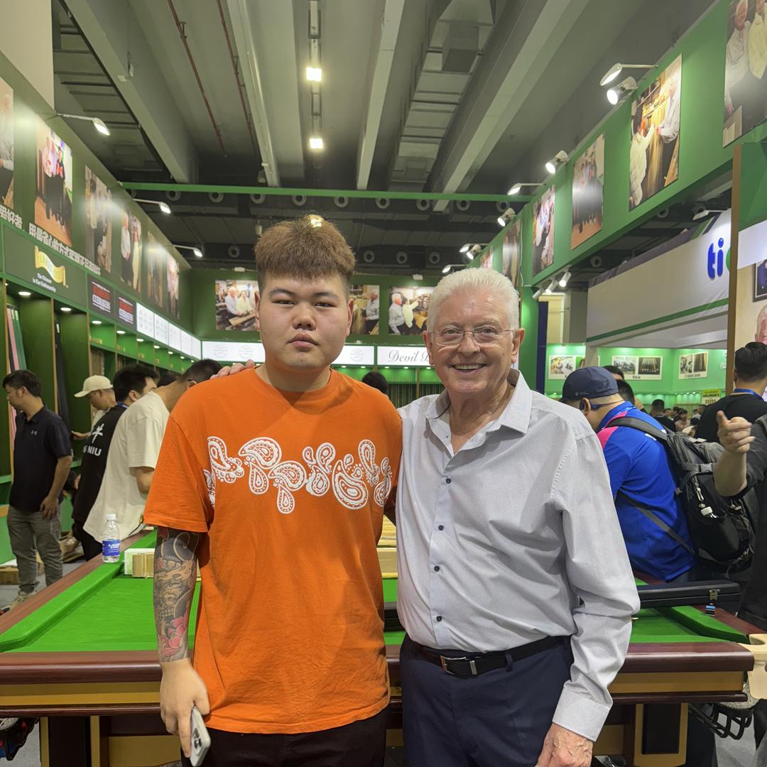 伟杰台球器材维修工坊