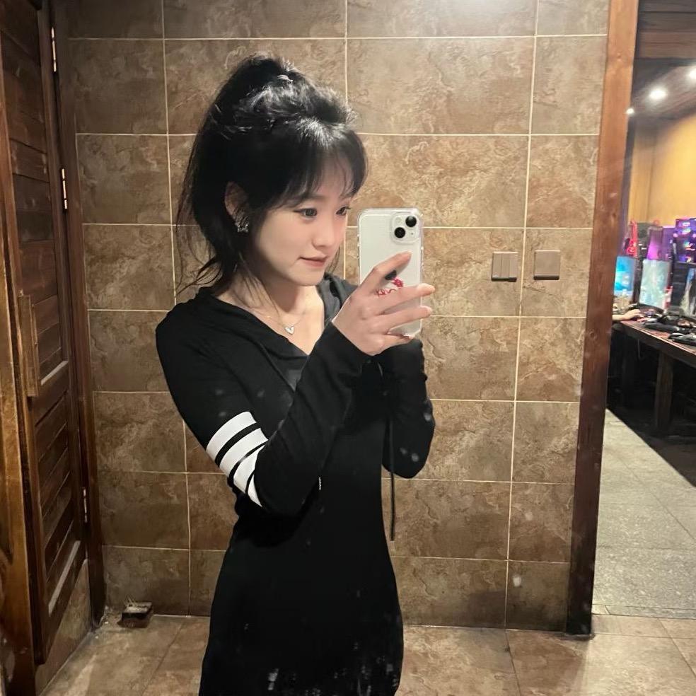 y逸子