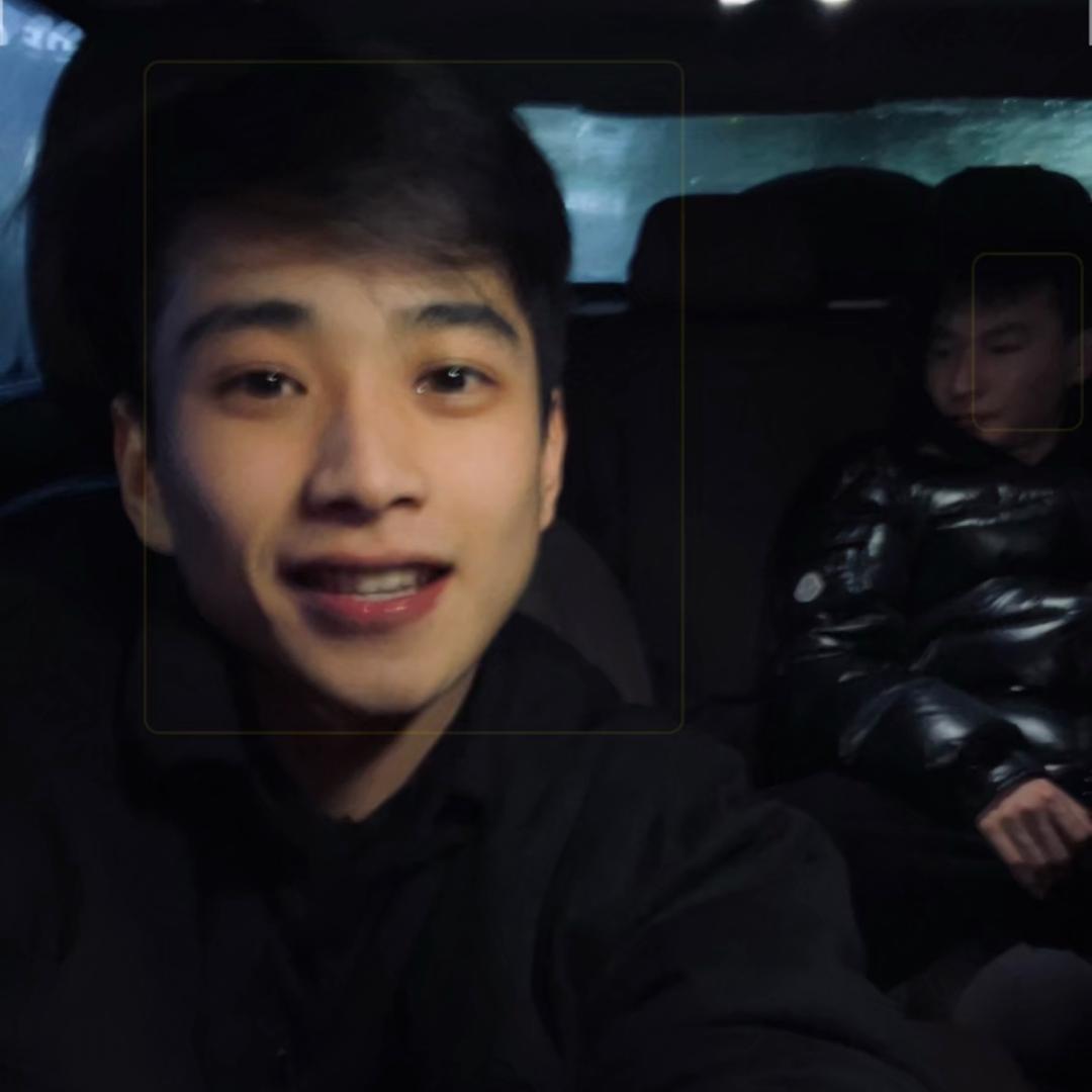 开心的浅色绿螃蟹