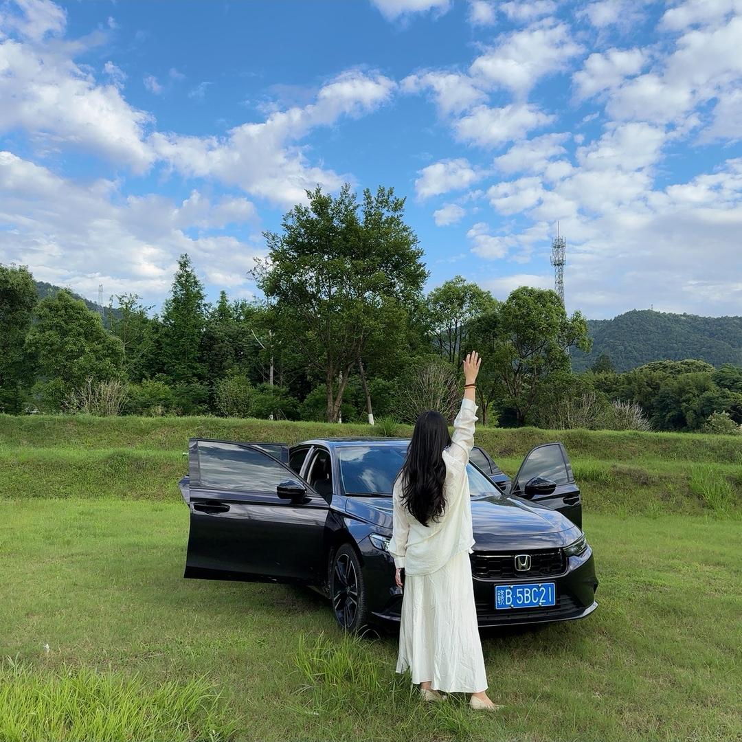 开型格的李小姐