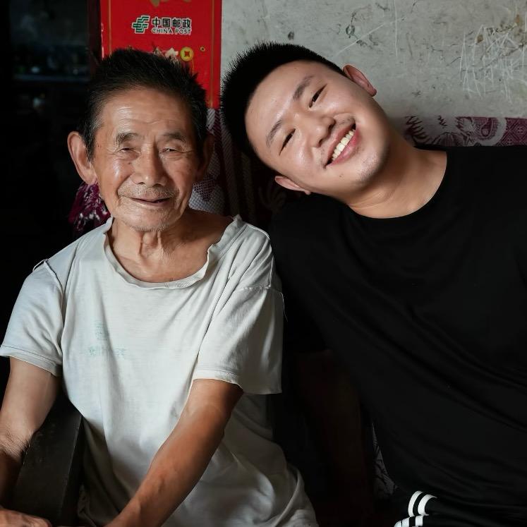 名模坤的吃饭日常