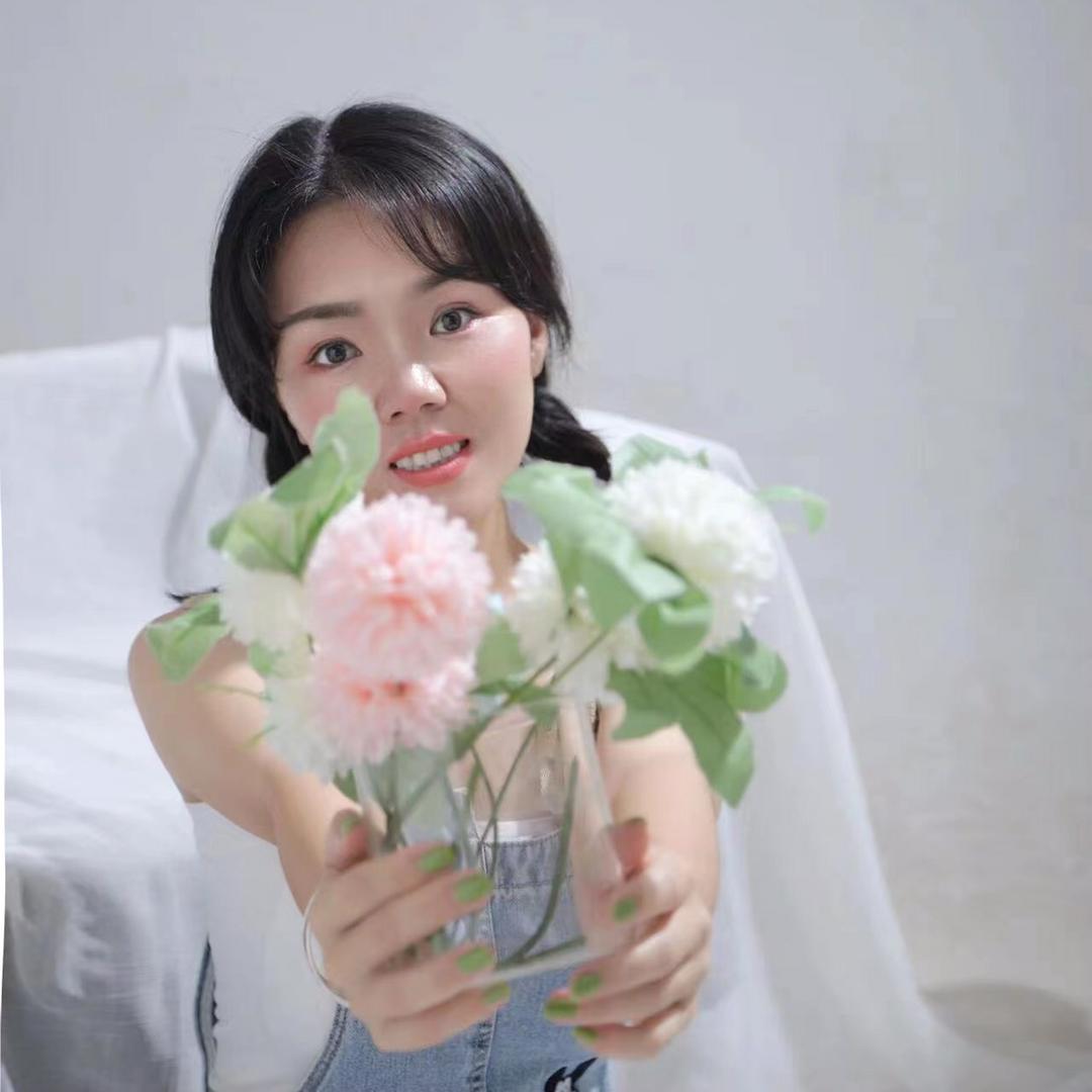 邱洁