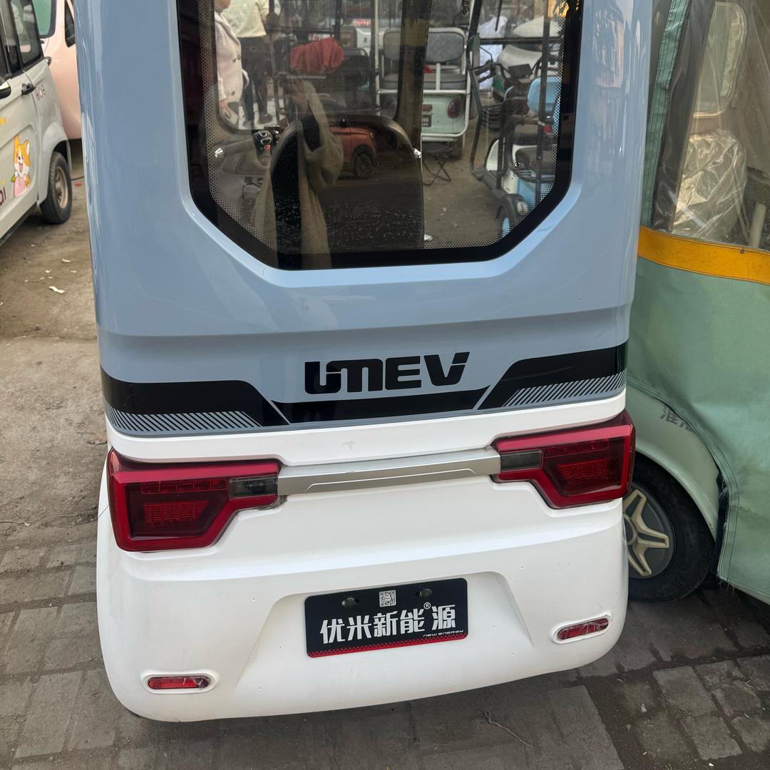 精品电动三轮四轮