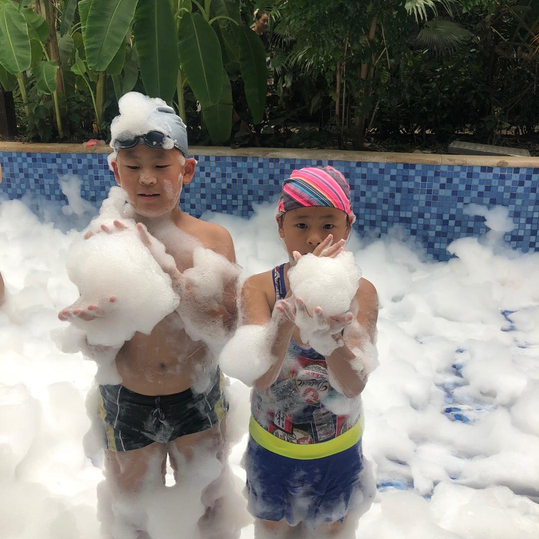 鑫崇益食品班洪晨