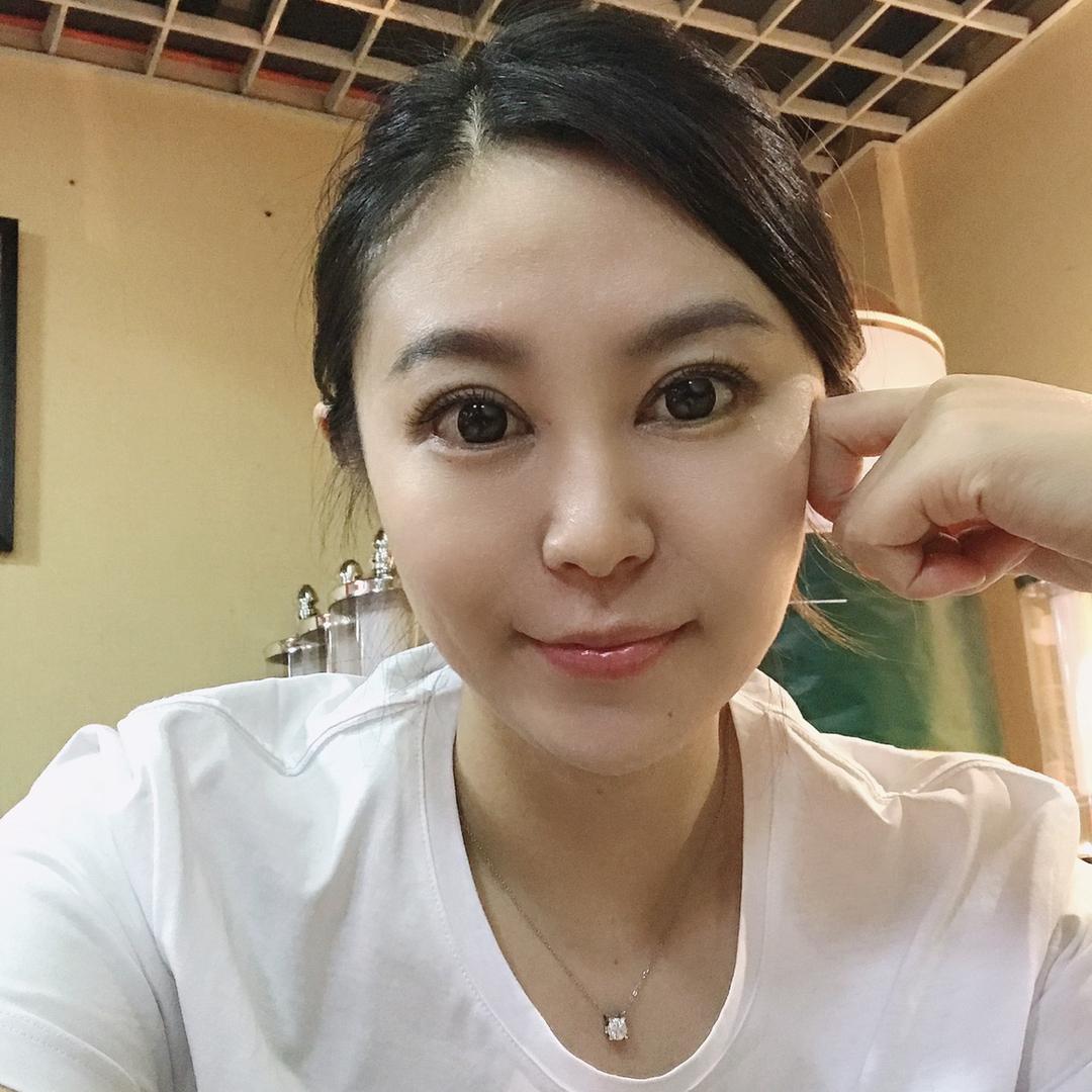 阳光彩虹小白马