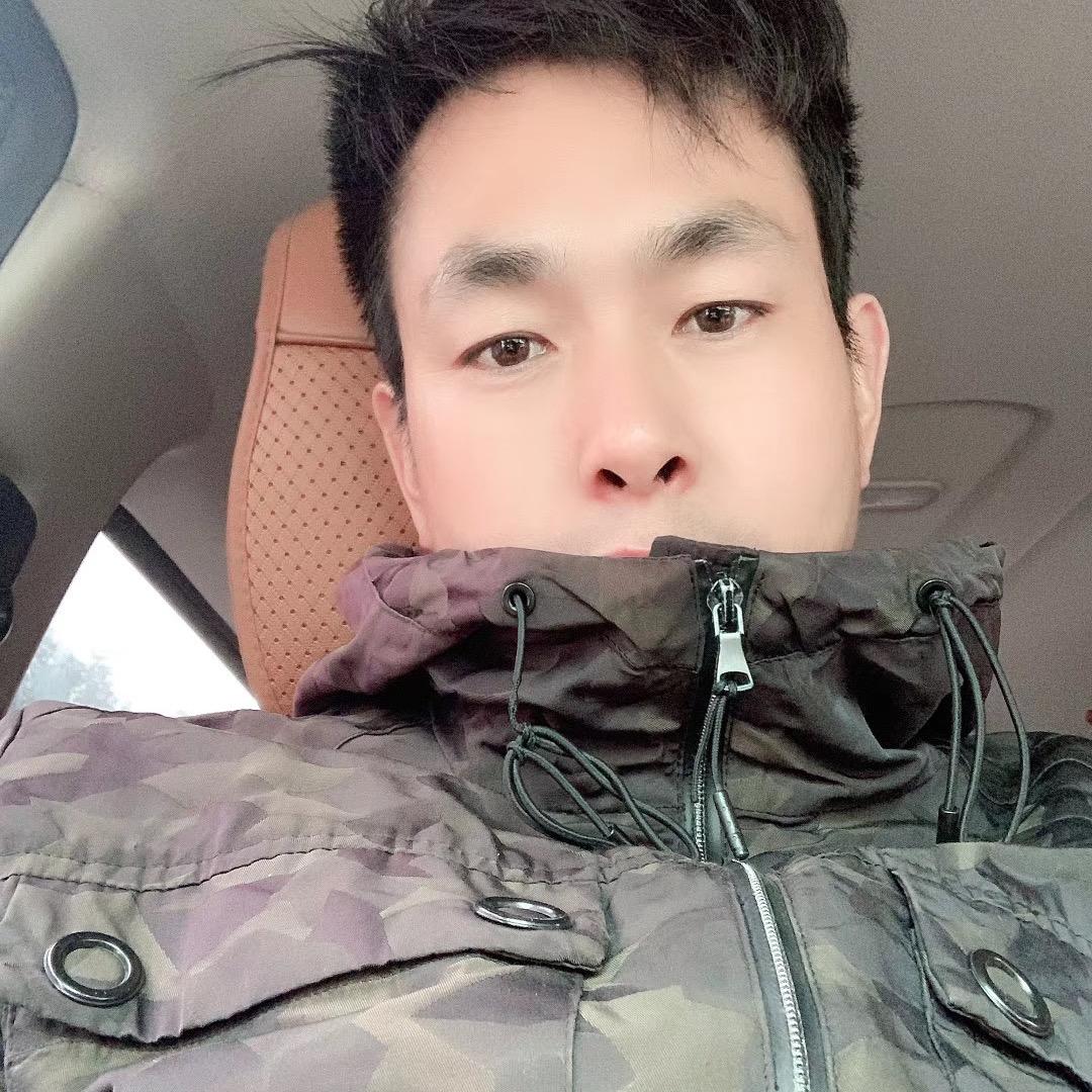 爱耍酷的工地小哥