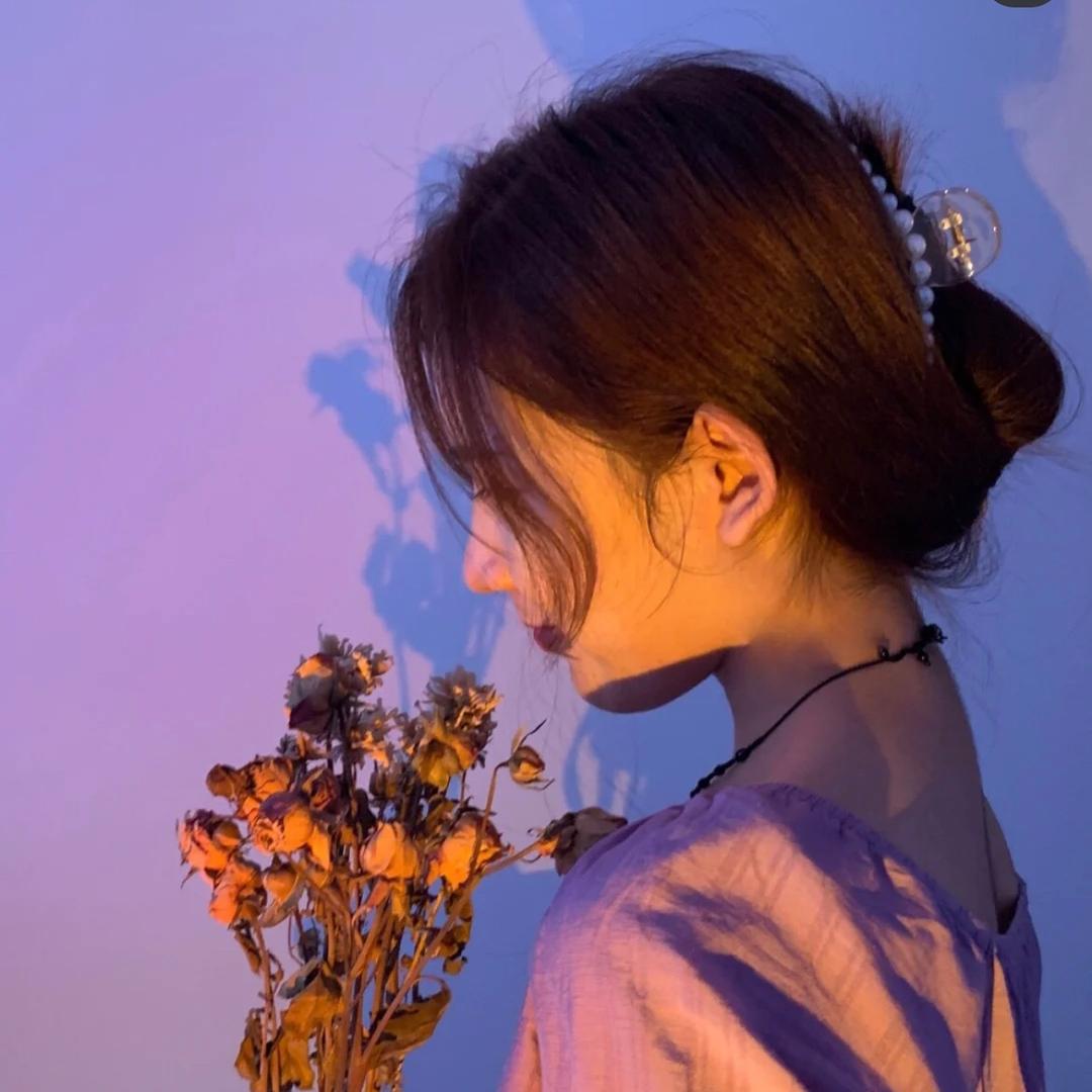 抱着星星等月亮🌙（同款在橱窗）