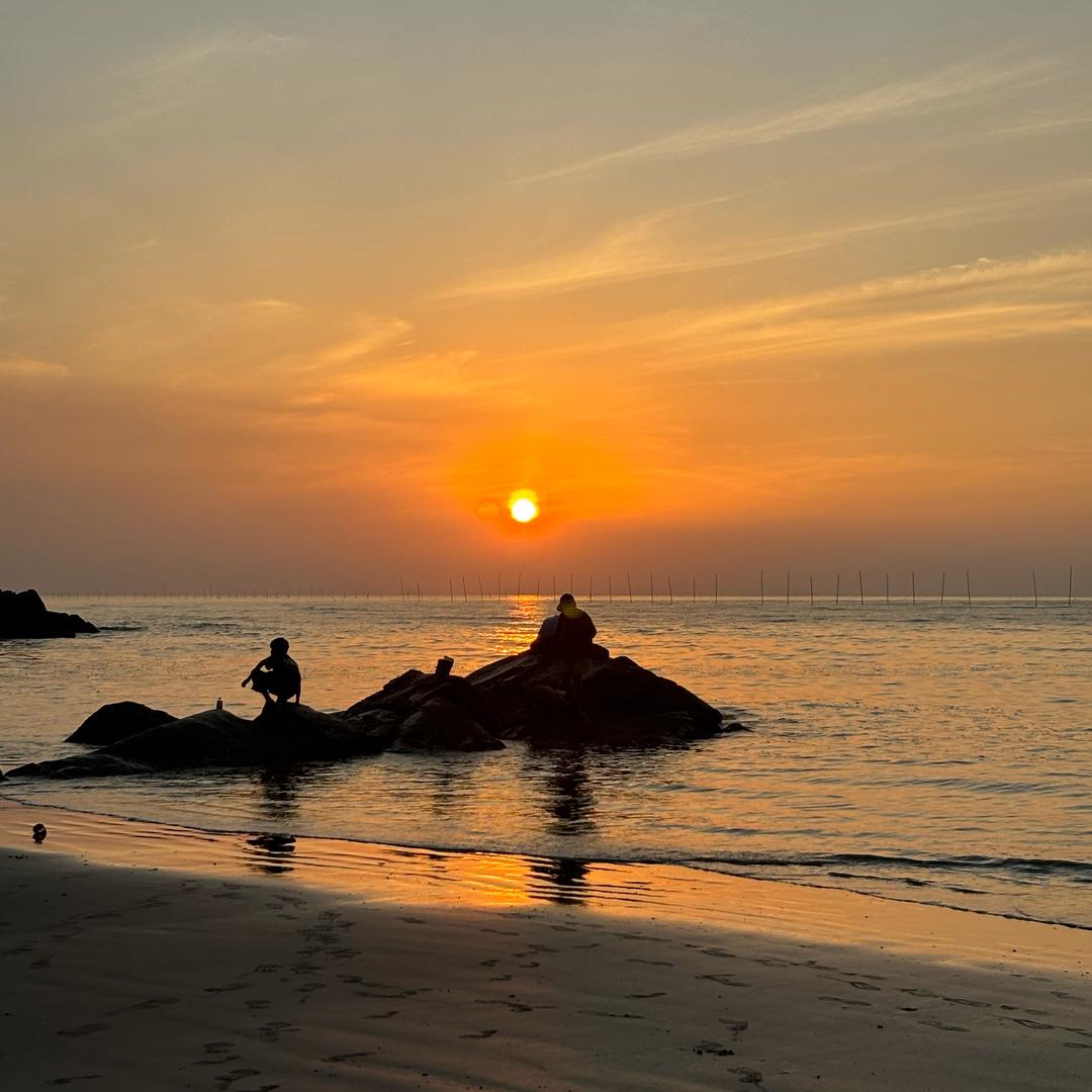 卖女孩的小拖鞋