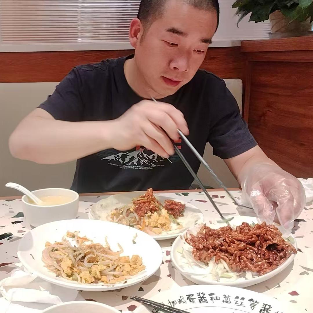 成都装修  何工长  专业装修团队