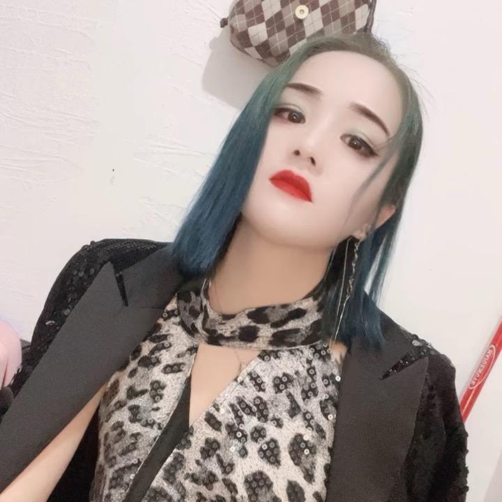 苗族；单身二小姐