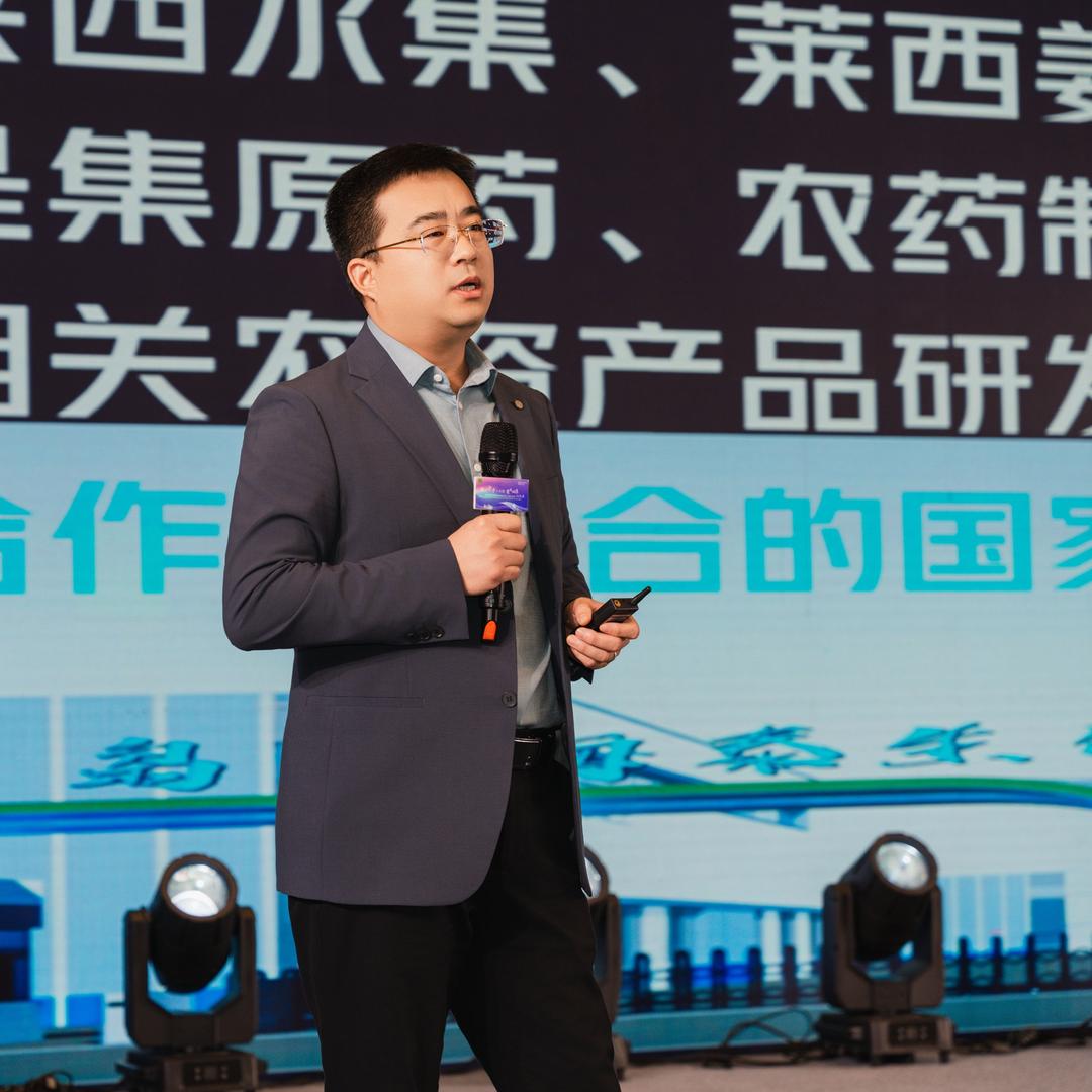 卖农药的大龙哥