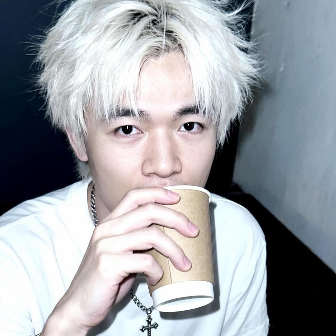 _William威廉秦德华v.