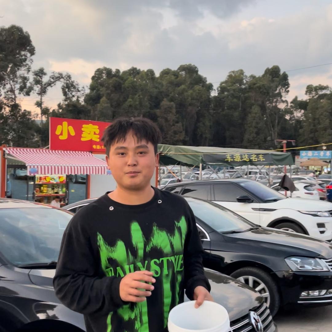 云南车源达二手车熙茂