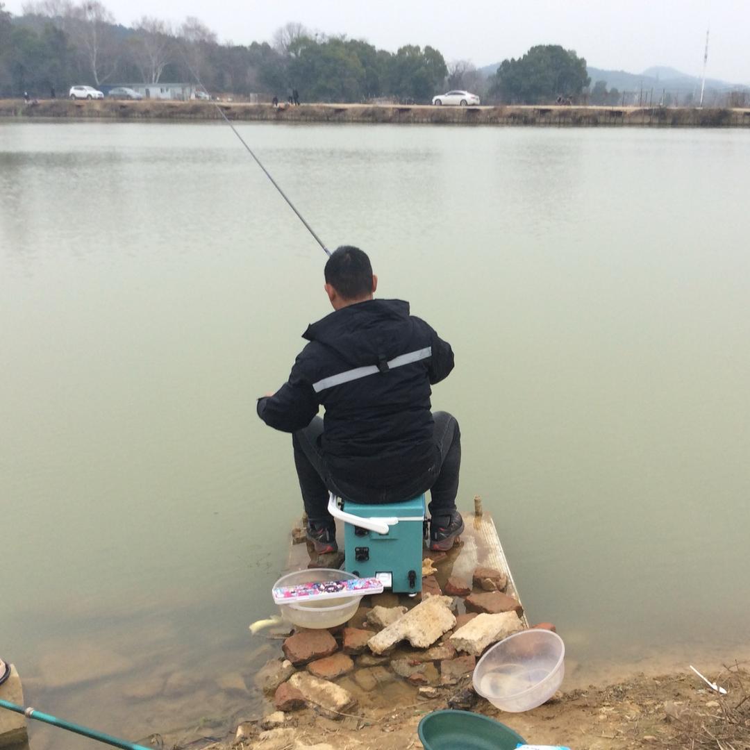 小烦爱钓鱼