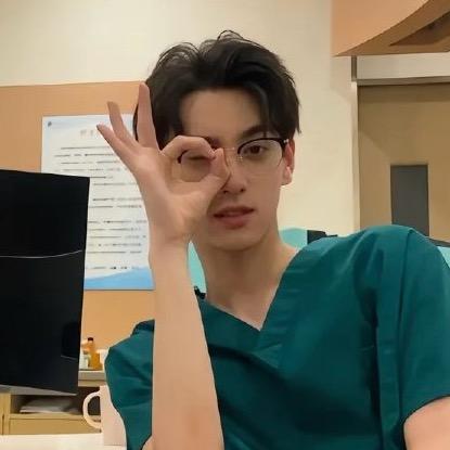 白白白白色的🍋（毒唯）