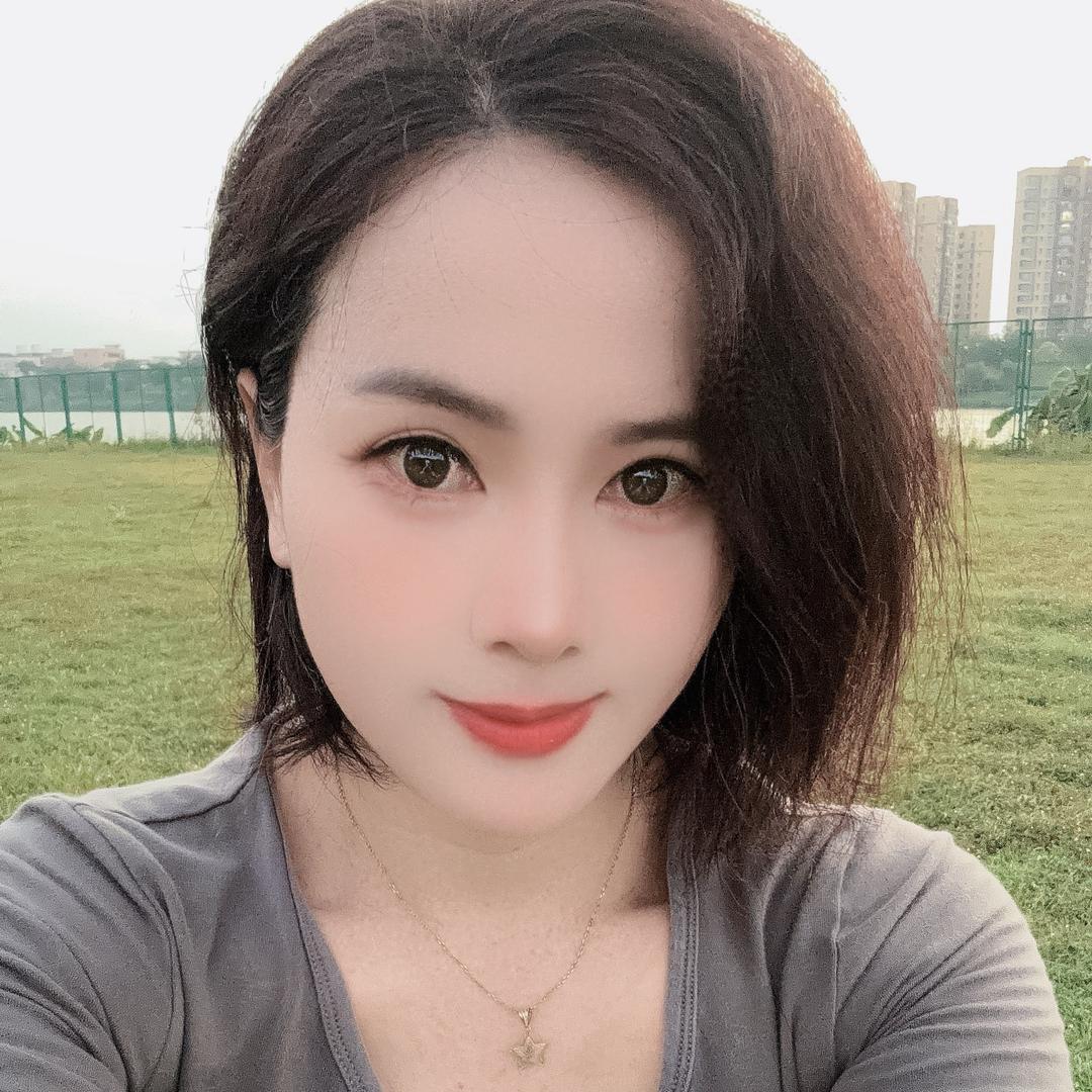 歌手清雅倾听