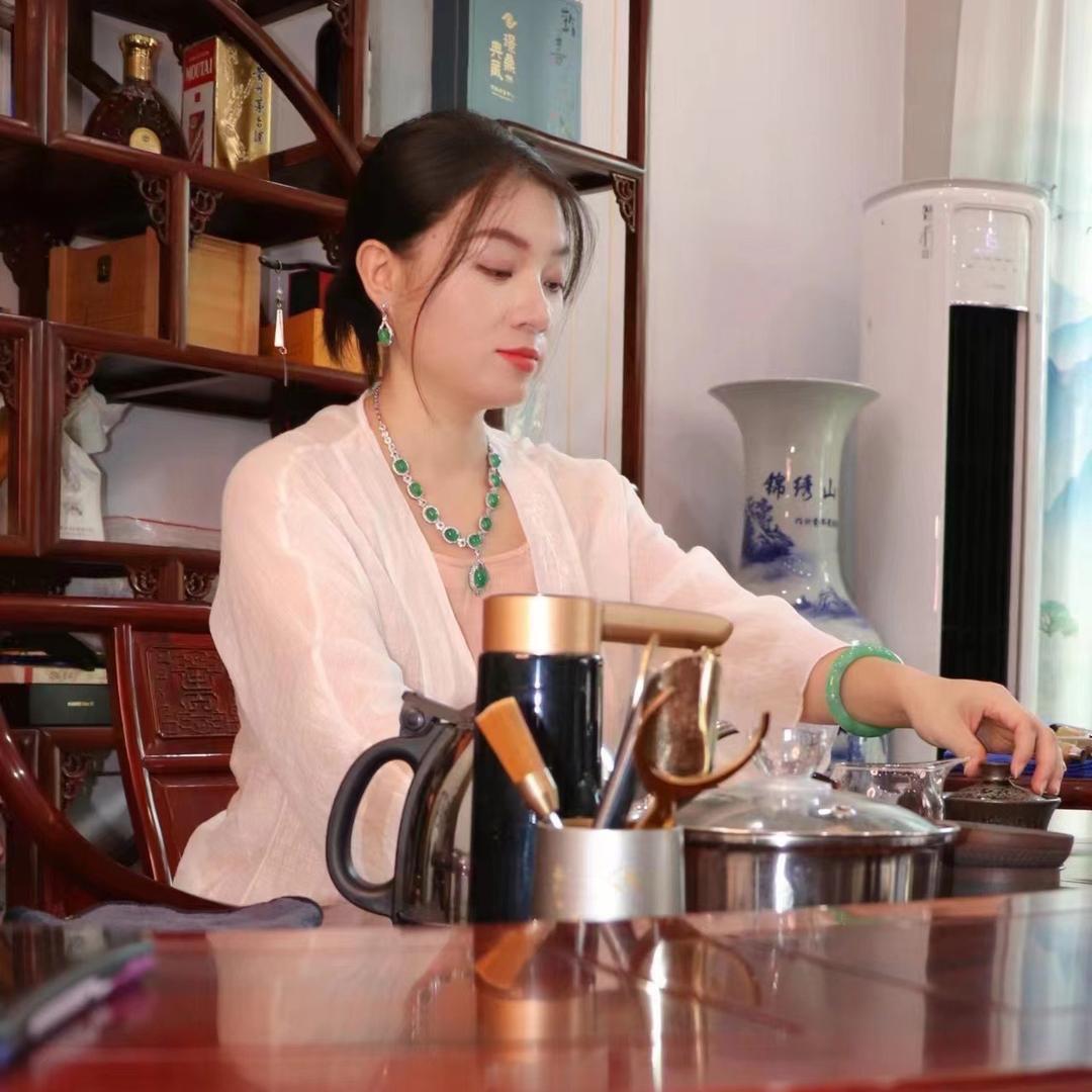 纹纹翡翠日纪