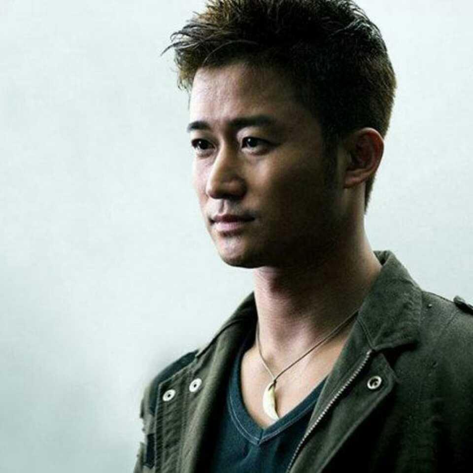李