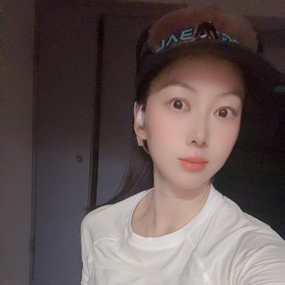 爱跑步的小伍娘
