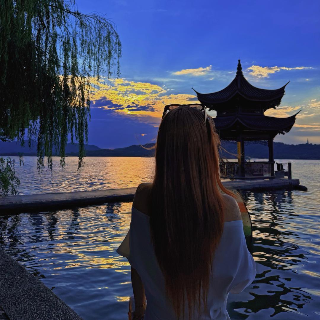 艾妮雅~