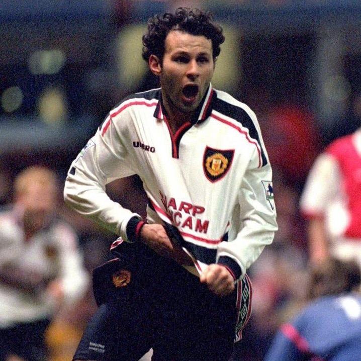 ryanwong（冲9000粉咯）