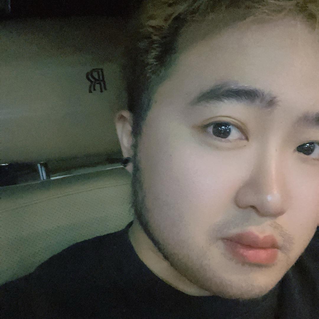 YCC炽哥哥-婚车租赁