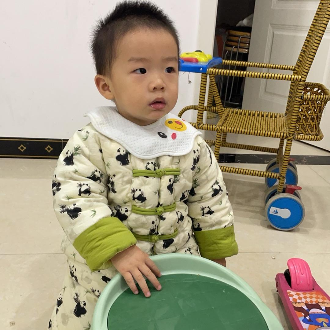 大扬扬来了吖吖