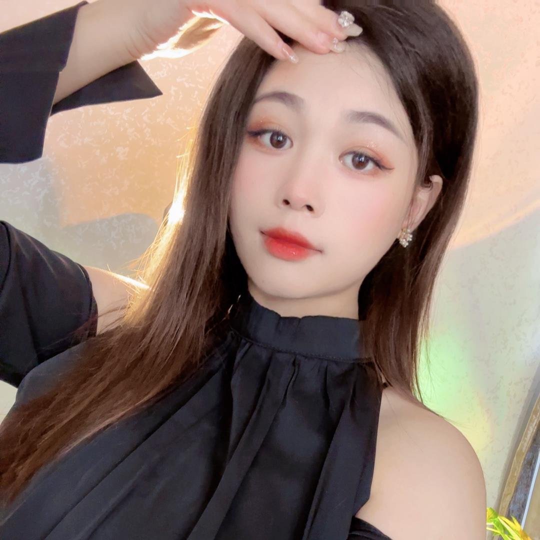 小小婷。