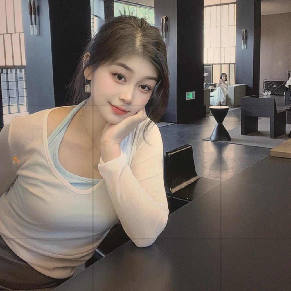 岑小伊