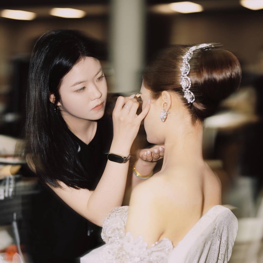 化妆师海丽·潮州茉里