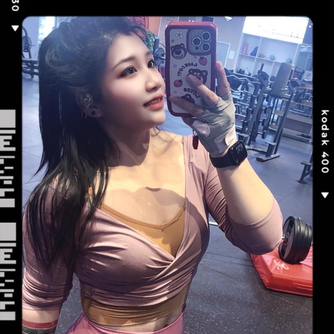 黑皮，爱锻炼