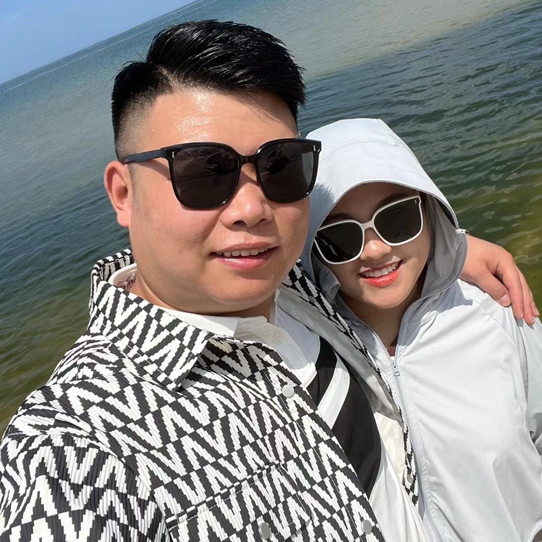 姗姗夫妇来啦
