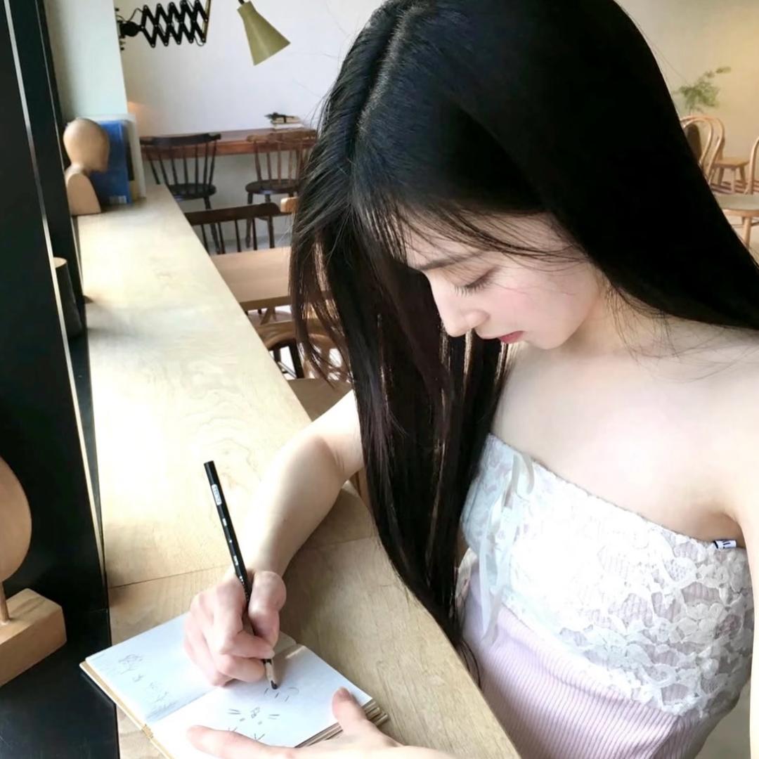 Bella琪-