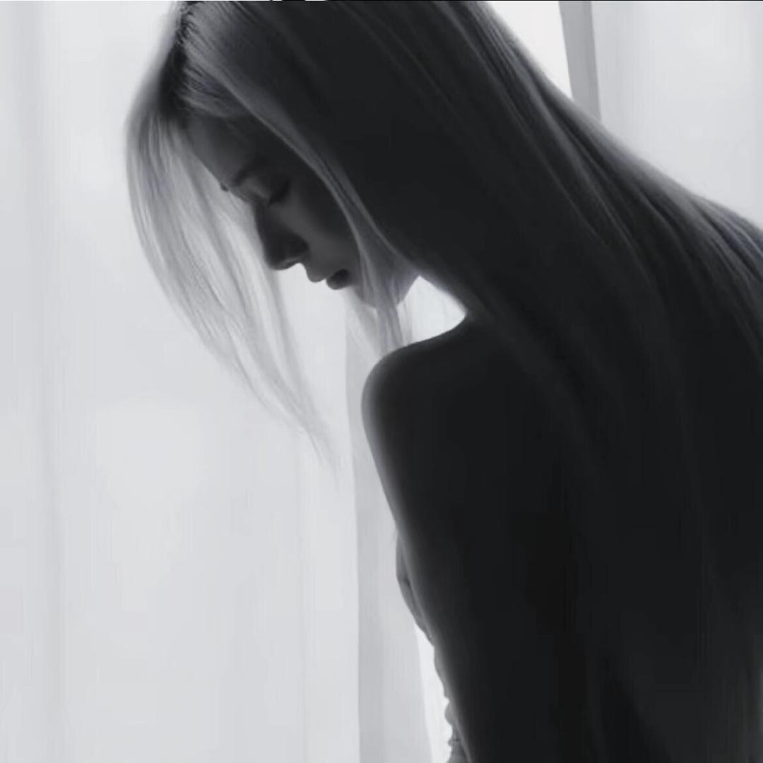 𝑿.佳佳