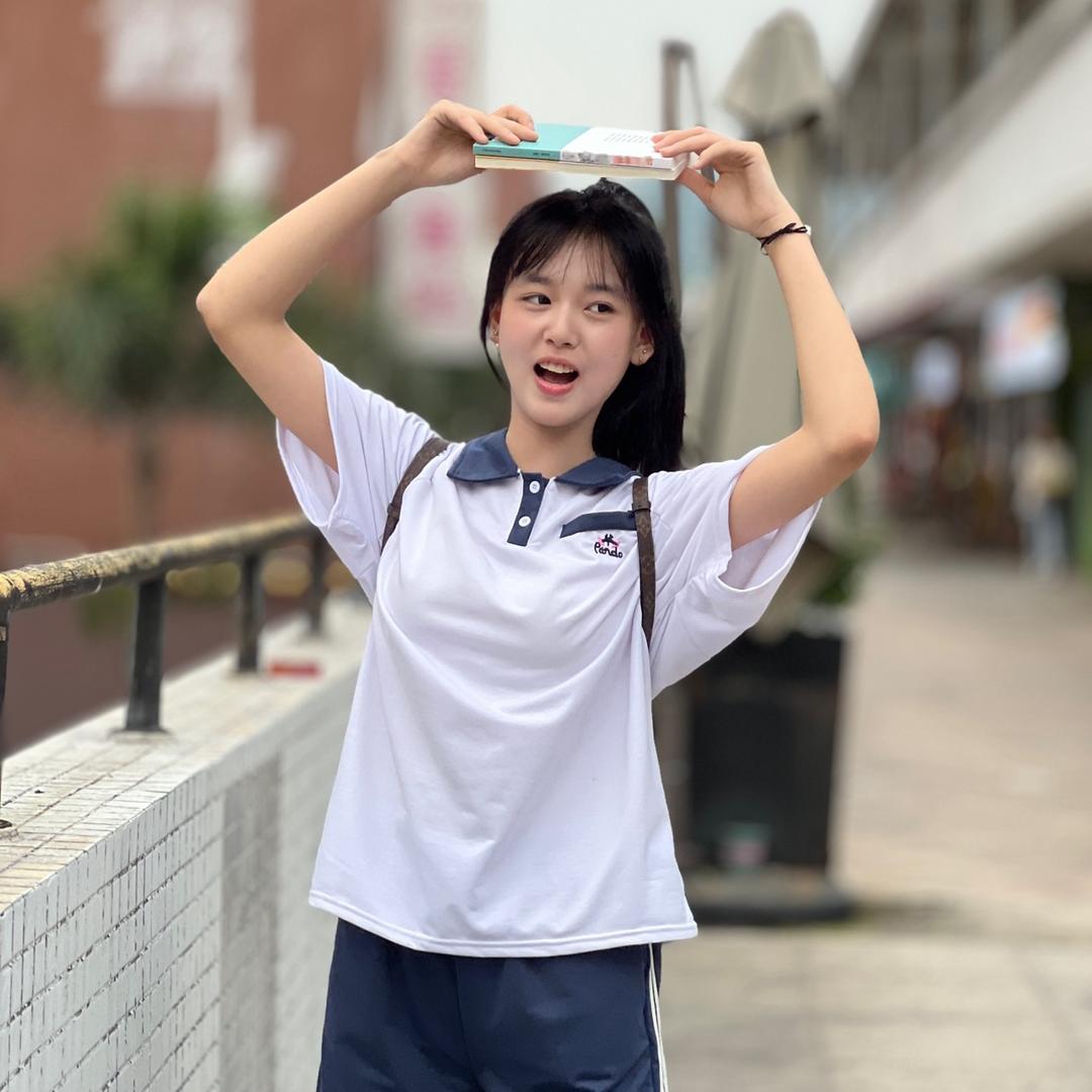 书包妹妹⁸¹⁸（嘉怡）