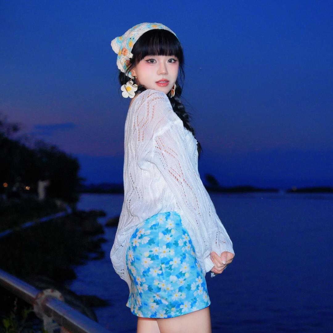 穿花裤衩的小趴菜