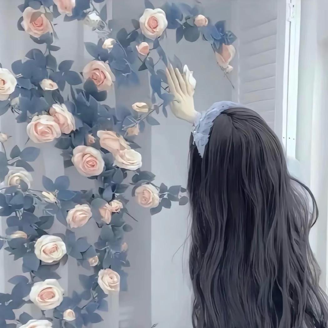 卖水晶珠宝的小女孩💕