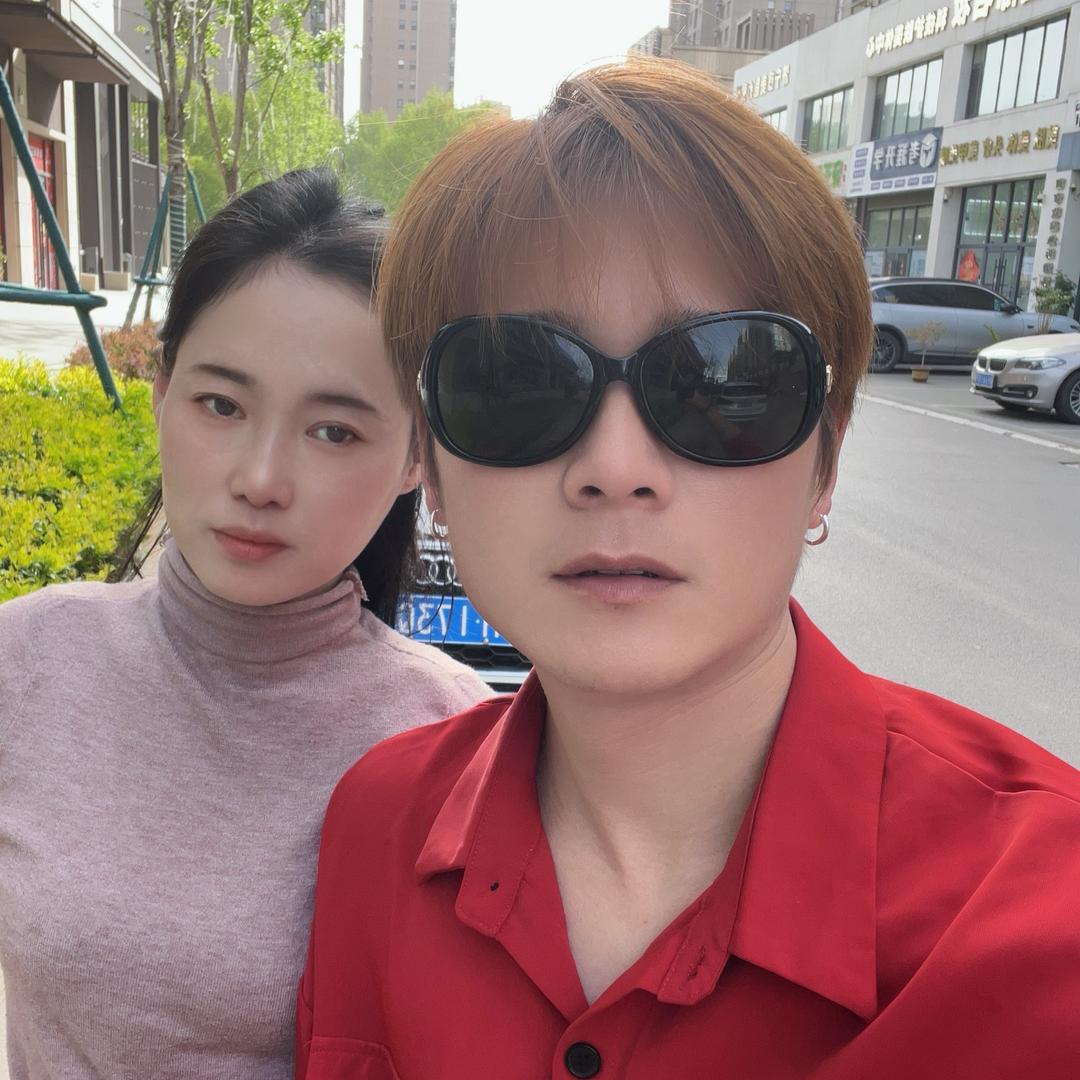 微山染发设计店