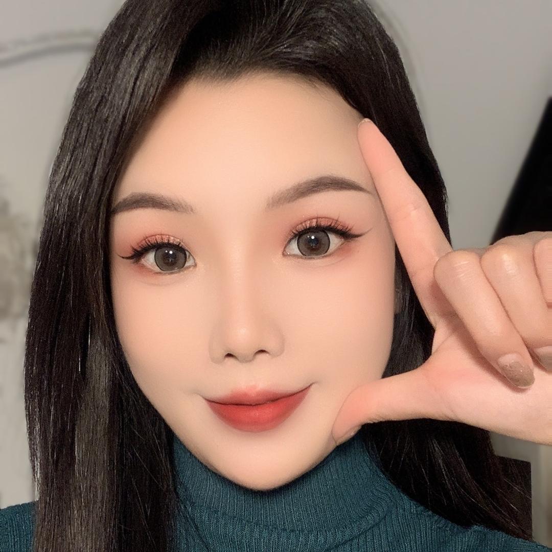 财小白来化妆
