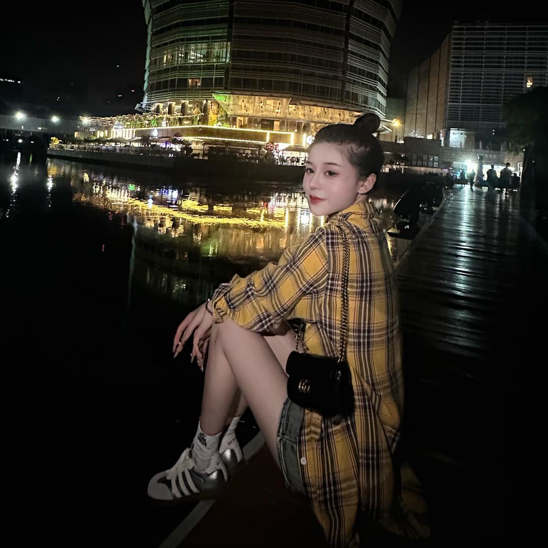 是你的小雨嘛.
