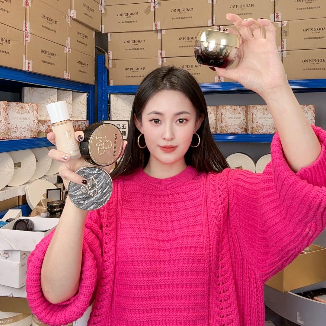 董董（毛戈平工厂店）