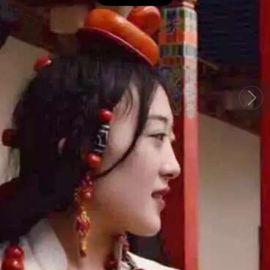 阿龙。   康珠