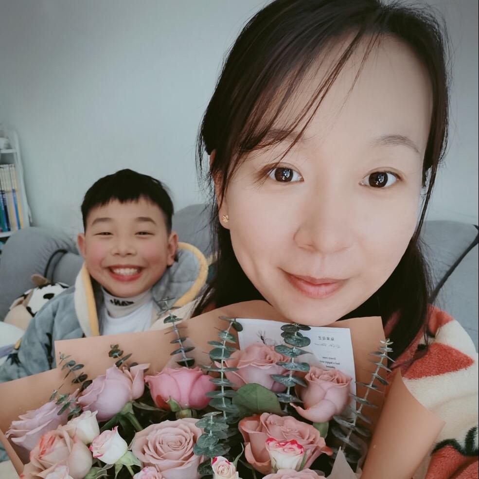 潘潘和大逸